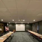 Ibis Pau ليسكار