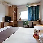 Ibis Pau Hotel 3*