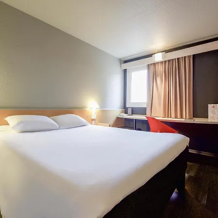 Ibis Pau Hotel