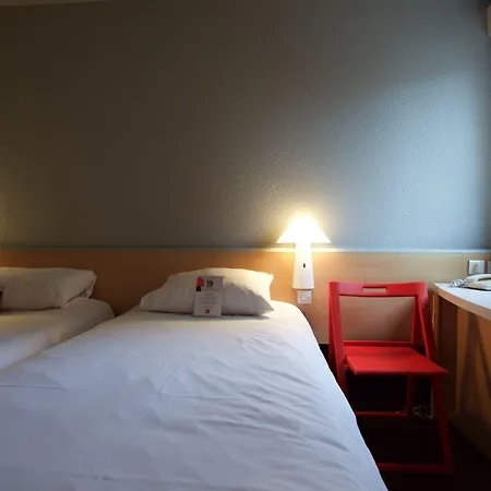 Szálloda Ibis Pau Lescar