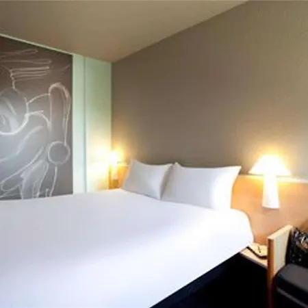 Ibis Pau Hotel