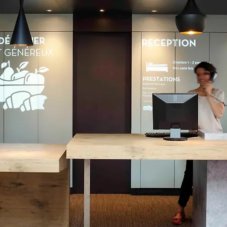 Ibis Pau Hotel 3*
