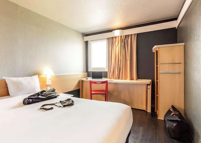 Ibis Pau Hotel 3*