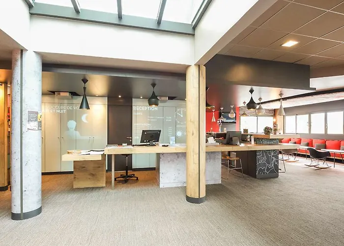 מלון Ibis Pau לסקאר