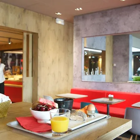 Otel Ibis Pau Lescar