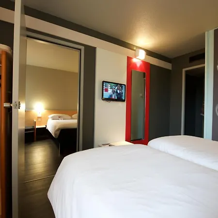 Otel Ibis Pau Lescar