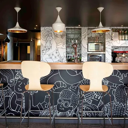 Ibis Pau Lescar