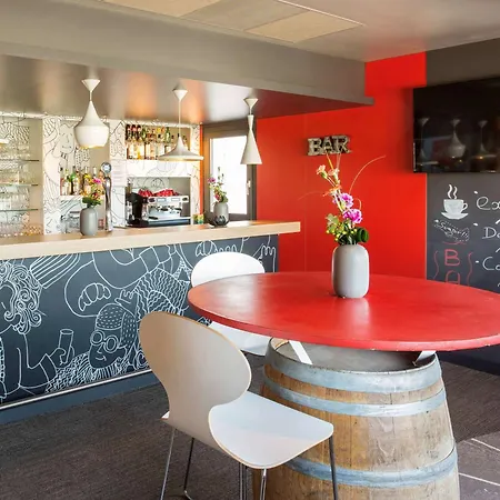 Ibis Pau Otel