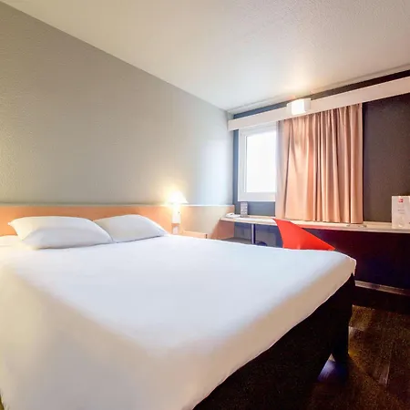 Otel Ibis Pau Lescar
