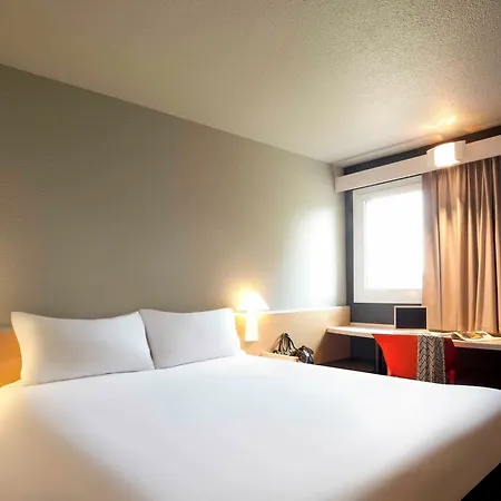 Ibis Pau Otel 3*