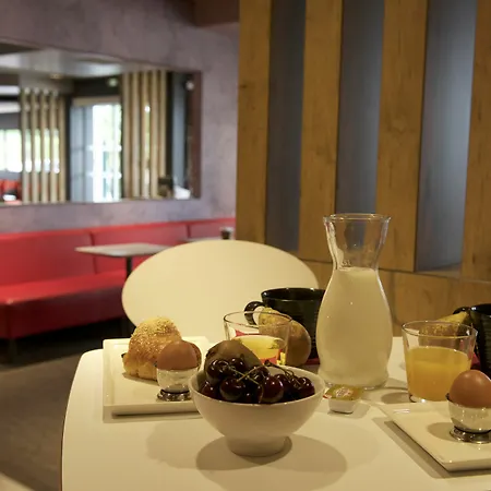 Ibis Pau Otel