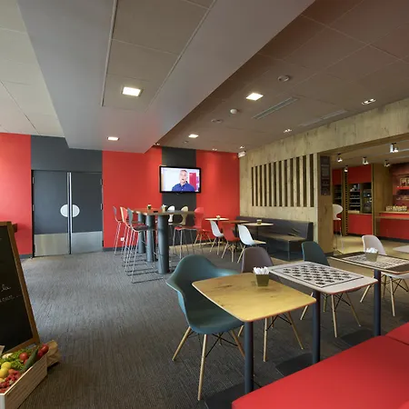 Ibis Pau Otel
