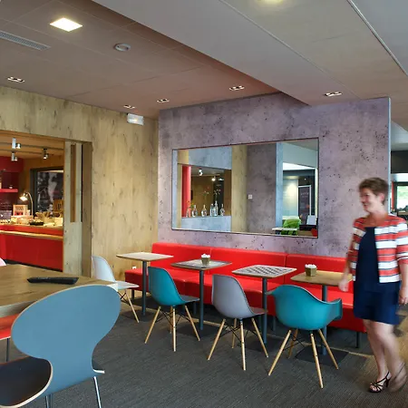 Ibis Pau Lescar