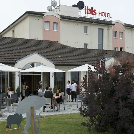 Otel Ibis Pau 3*